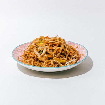 Stir-fried noodles with vegetables